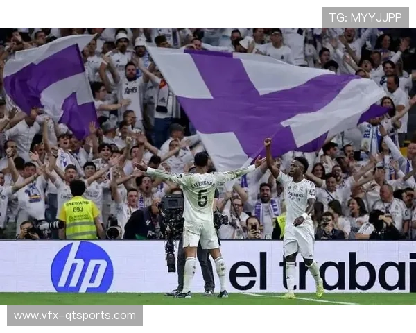 VAR再成焦点:贝蒂斯手球争议点球改变战局,巴萨受益扩大领先